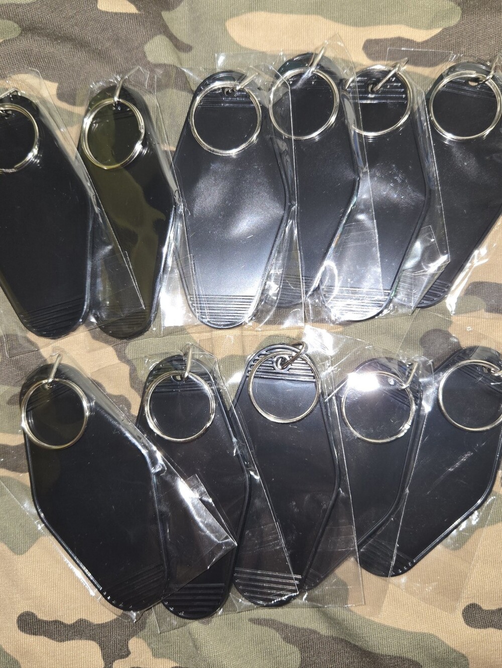 11 Pack Blank Black Motel Keychains